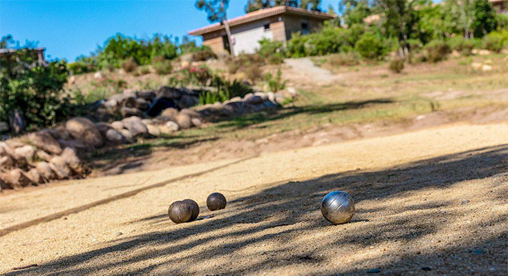 activité pétanque sur le boulodrome du camping